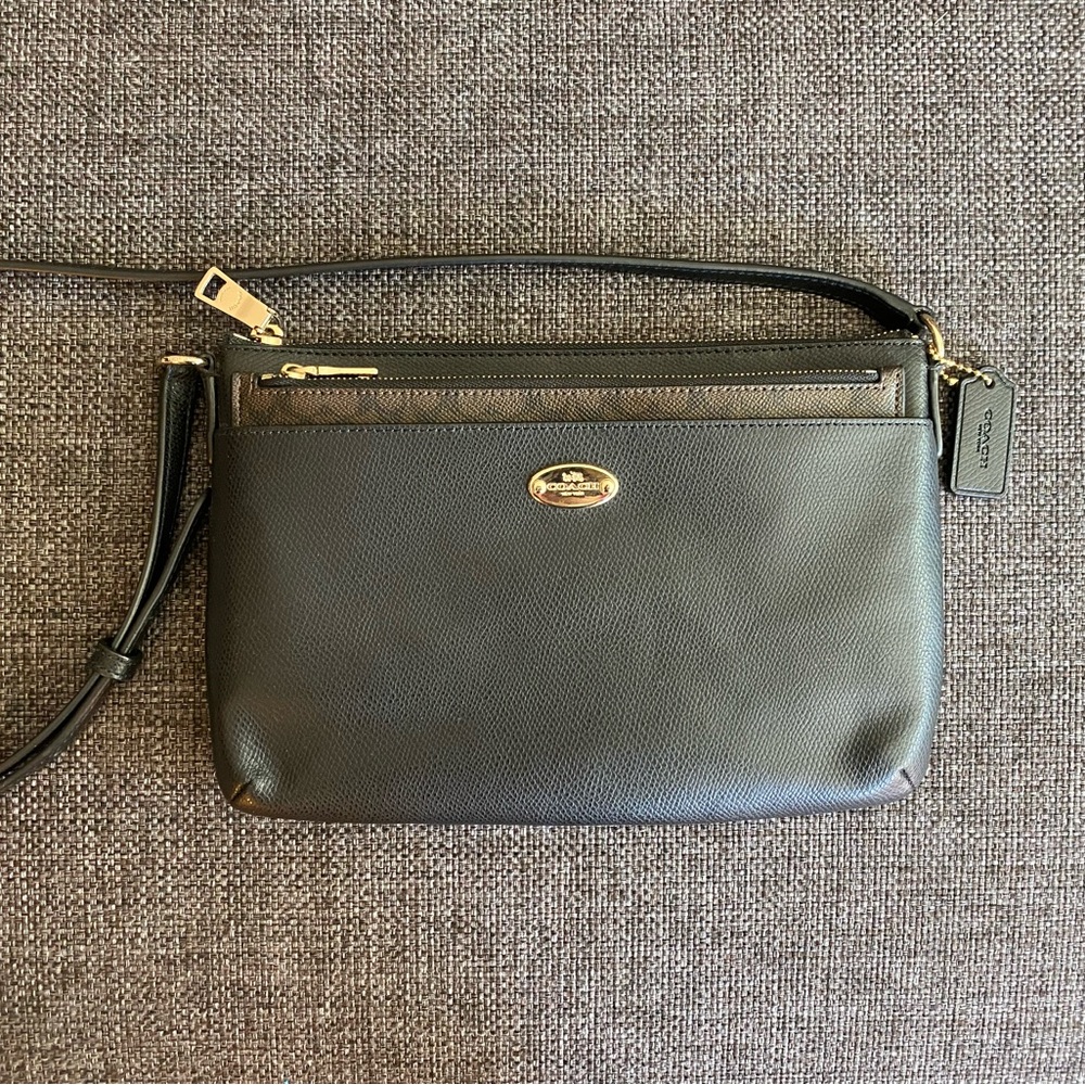EUC Coach Crossgrain Leather Bag & Pouch F529881 East West Pop Crossbody